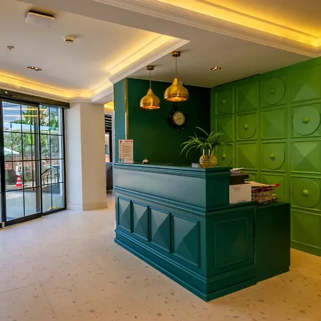 Demanor Hotel Adult Only-3